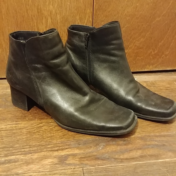 Croft & Barrow Macee Leather Ankle Bootie Sz 9 - Picture 1 of 6